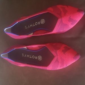 Rothys size 9.5 "the point" red camo
